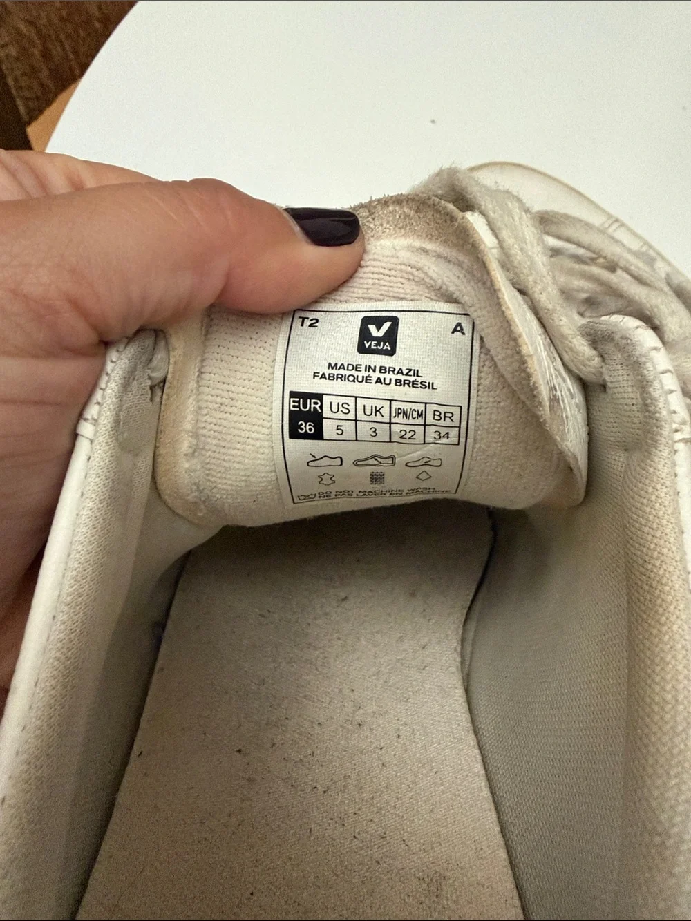 Veja White Leather Sneakers! Size 5!